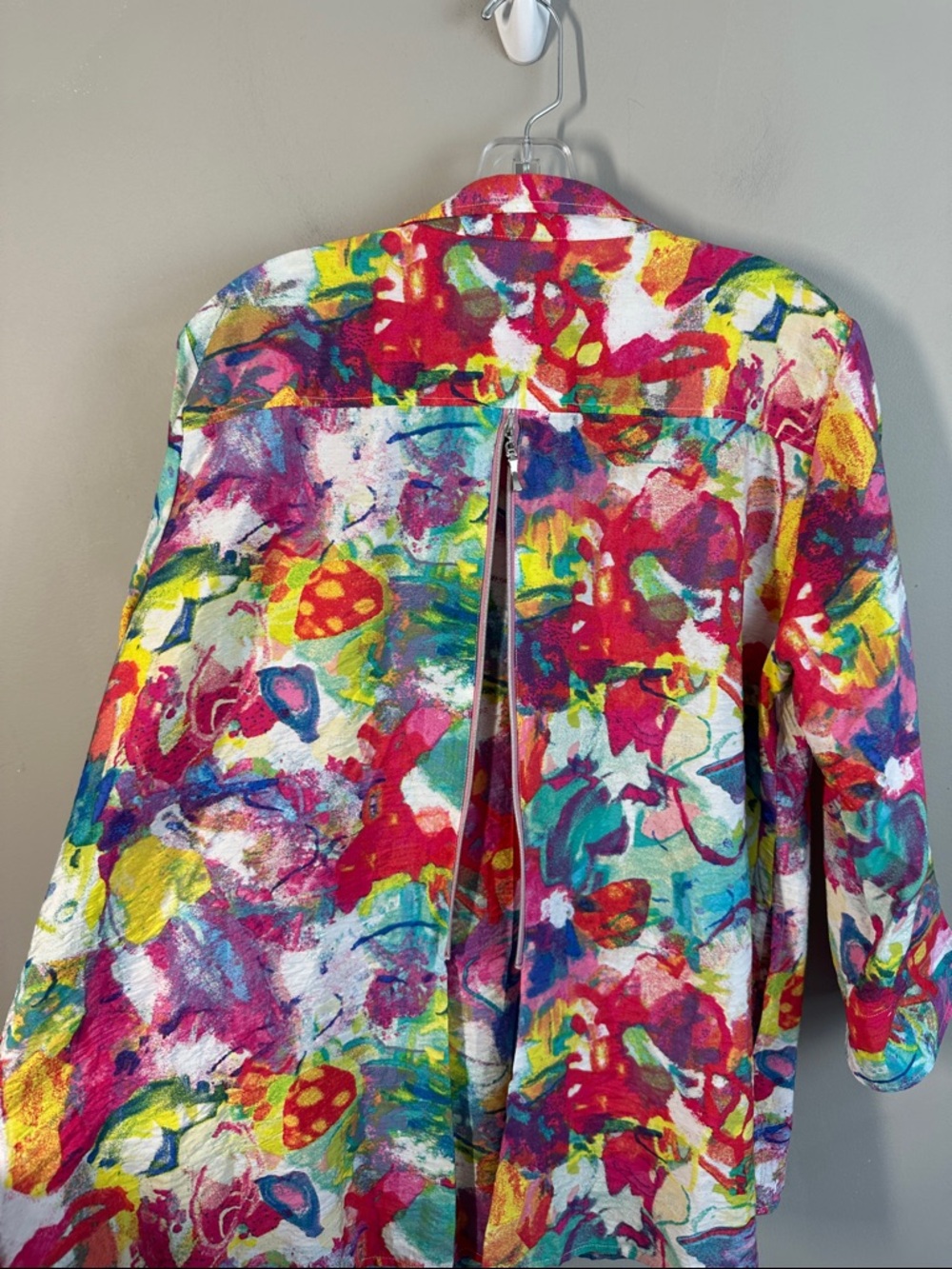 Ali Miles Abstract Colorful Print Button Down Top Size M - Picture 15 of 16
